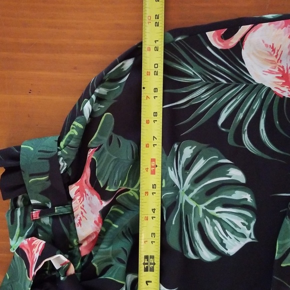 Black Tropical Paperbag Waist Shorts Size Large - Picture 7 of 8